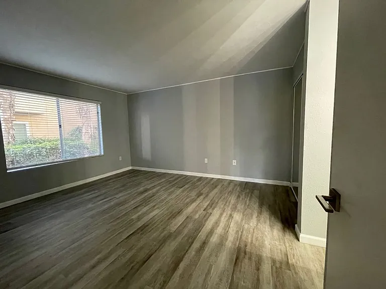 1137 Arbor Ln — Photo 14