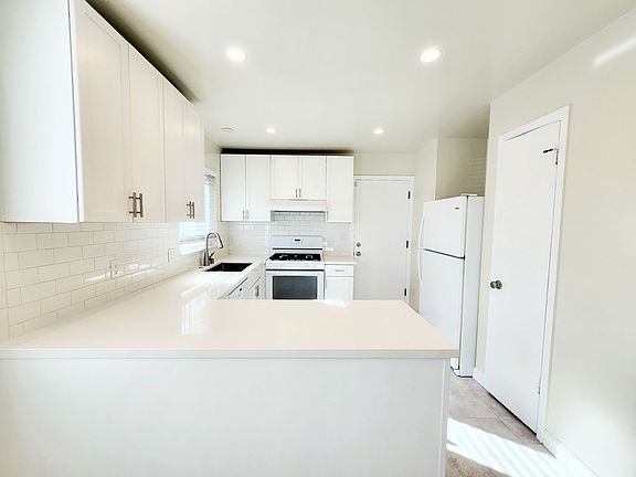 3rd image of 1670 Palm Ave #1670