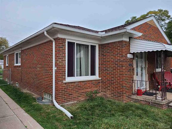 2nd image of 22023 Trombly St