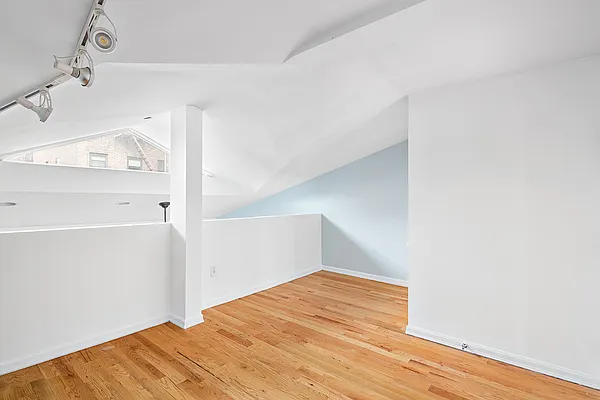 Sold by Compass | media 25