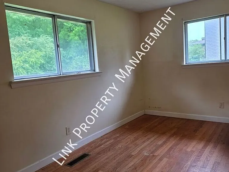 5407 Winniespan Rd — Photo 9