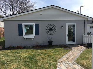 342 Lakeside Dr, White Lake, MI
