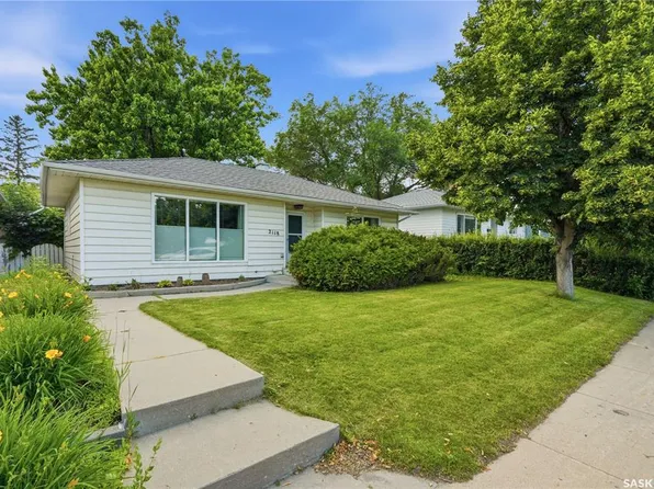 2118 Clarence AVENUE S, Saskatoon, SK S7J 1L5
