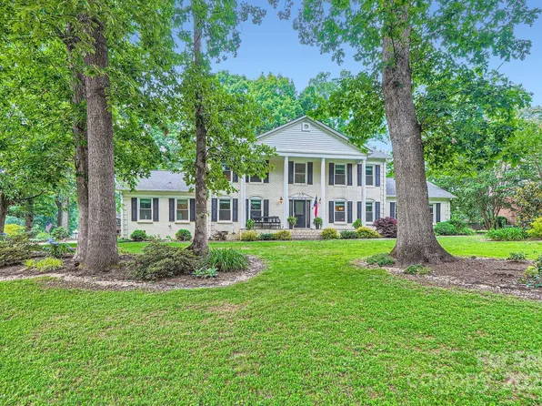 1175 18th Ave NE, Hickory, NC 28601