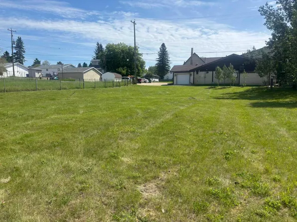 4807-4809 49th St, Rocky Mountain House, AB T4T 1C2