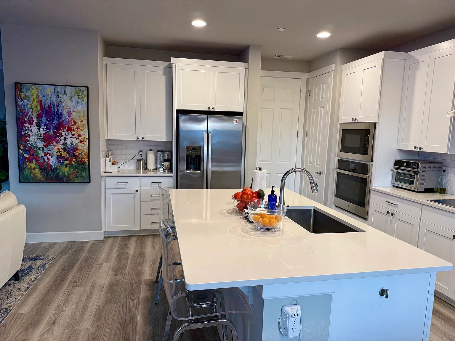 2 bed, 2.5 bath, 2088 sqft, $3,399 — Photo 2