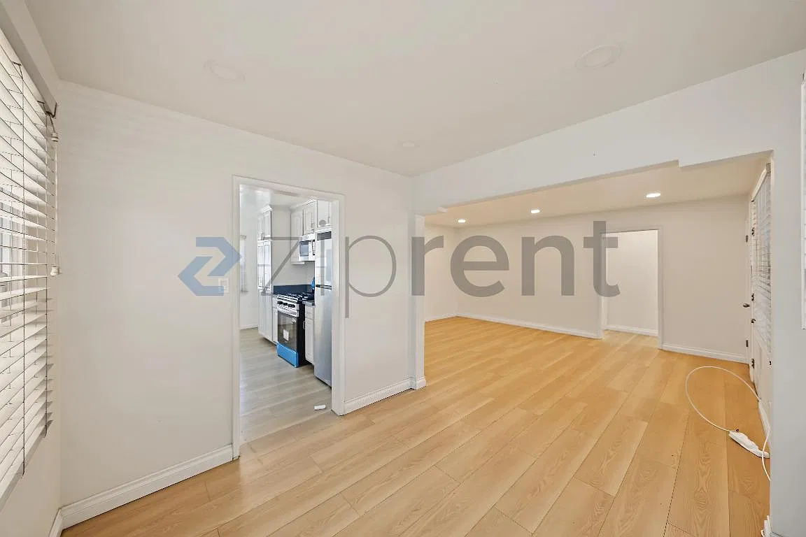 2 bed, 1382 sqft, $3,250 — Photo 2