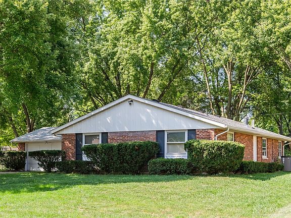 2nd image of 50 Graywood Ct