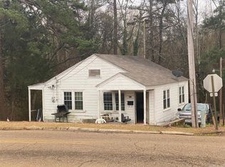 881 Elm St, Camden, AR 71701