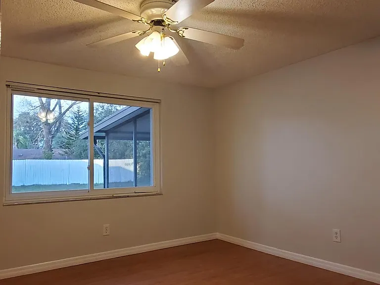 3221 Saddlebrook Ave — Photo 7