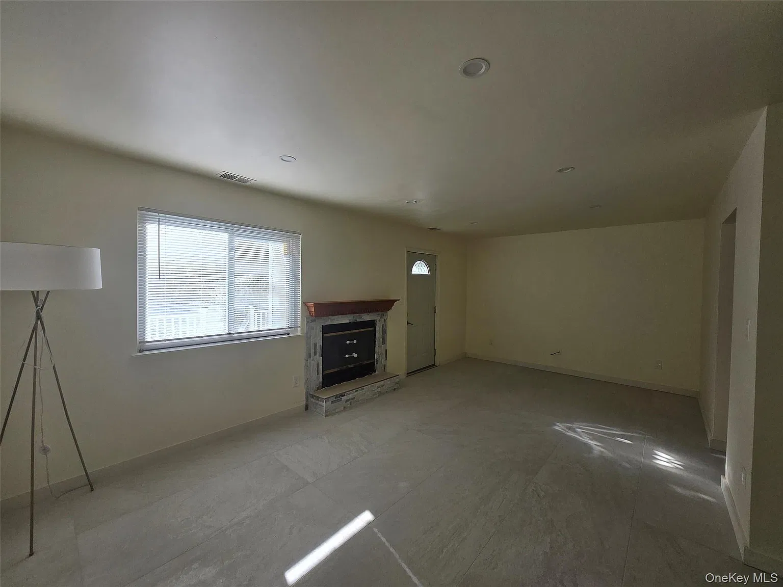 3 bed, 2.5 bath, 1540 sqft, $2,500 — Photo 3