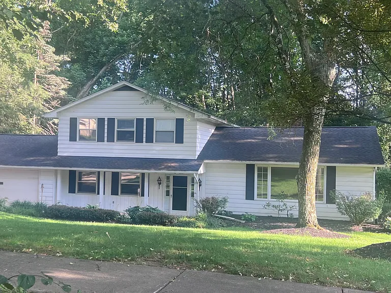 33040 Ledge Hill Dr — Photo 1