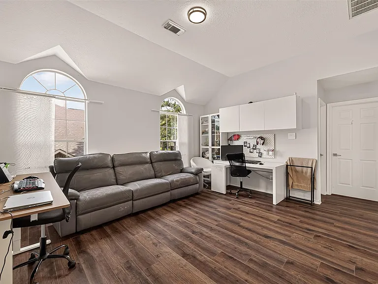 6514 Kings Summit Dr — Photo 30