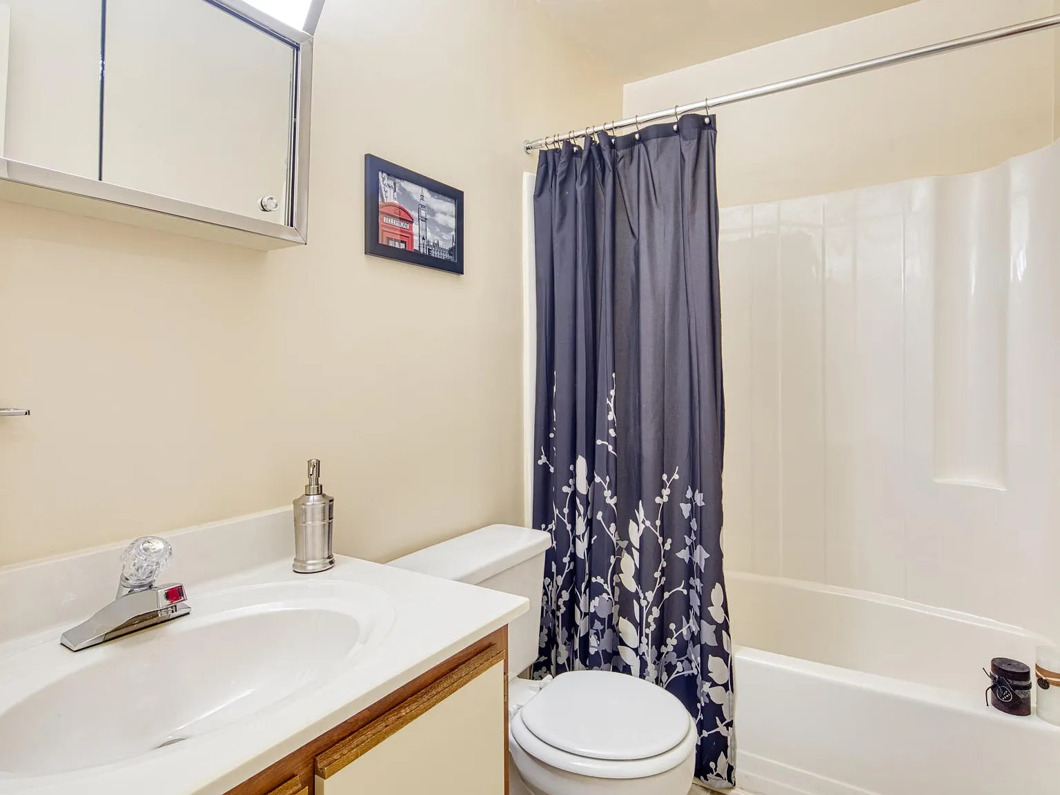 Summer Station Apartments Where Comfort Meets Coastal Living — Photo 4