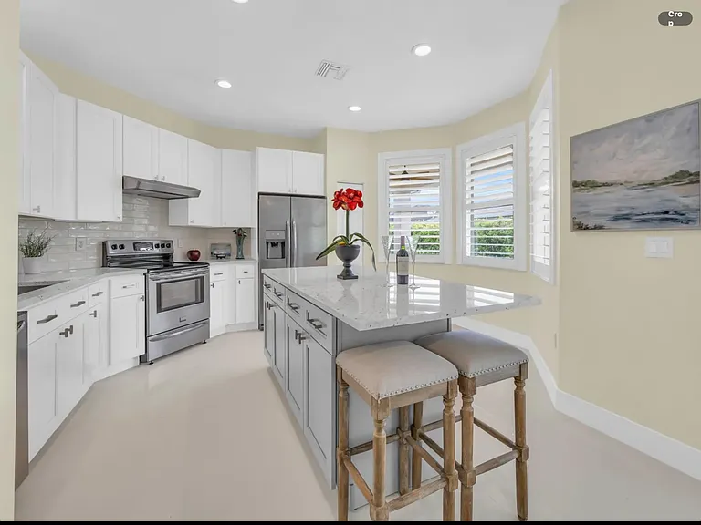 253 SW Coconut Key Way — Photo 12