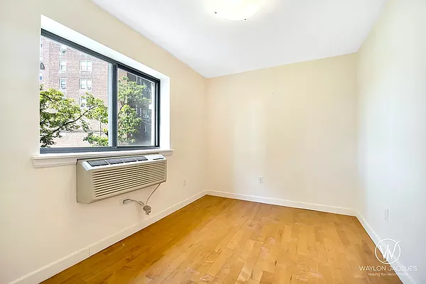 Rented by Compass | media 7