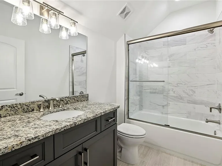 3750 Robinson Rd NE — Photo 45