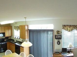 368 Evergreen Cir, Gilberts, IL 60136