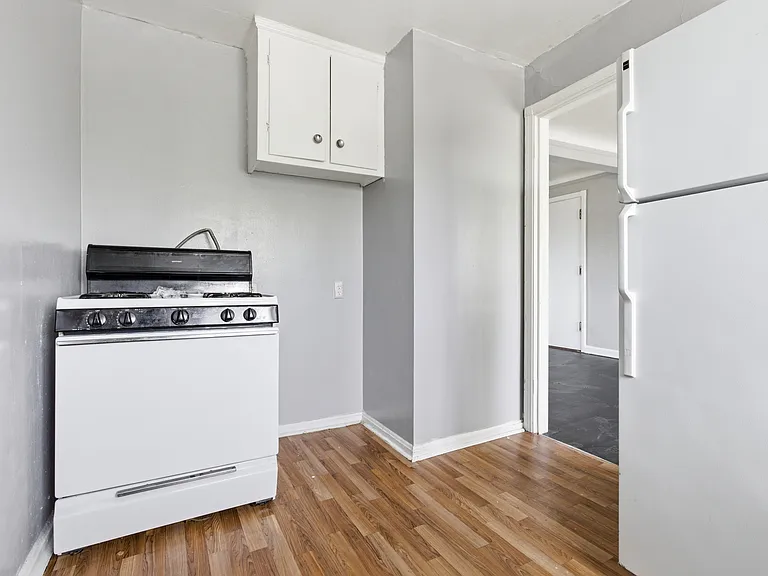 2715 Noble Rd #305 — Photo 8