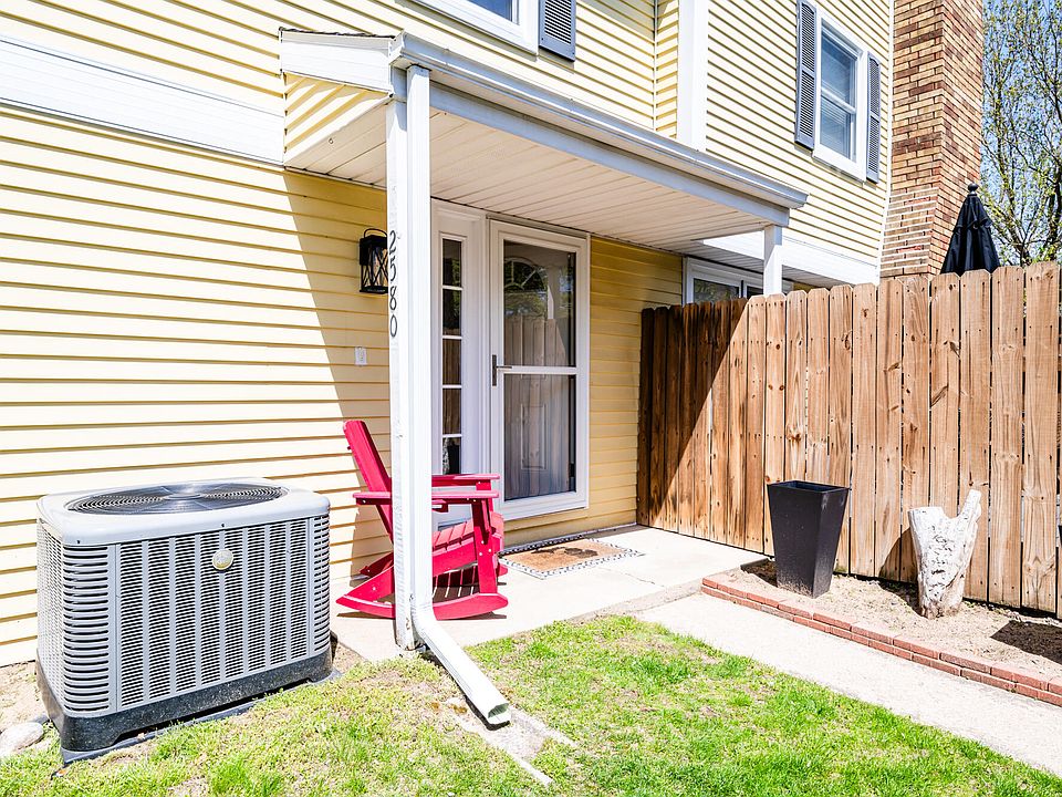 1st image of 2580 Cherrywood Ct