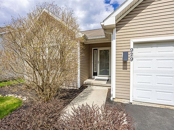 2nd image of 929 Surrey Hill Way