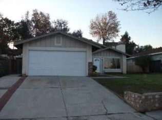 994 Blossom Hill Dr, Corona, CA 92878
