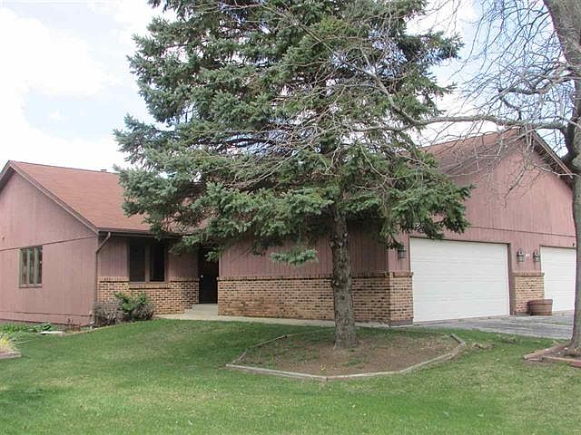 1st image of 612 Queens Ct