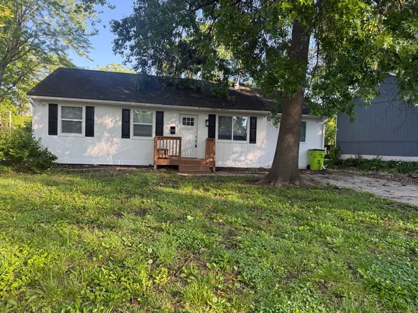 904 Ridge Dr, Belton, MO 64012