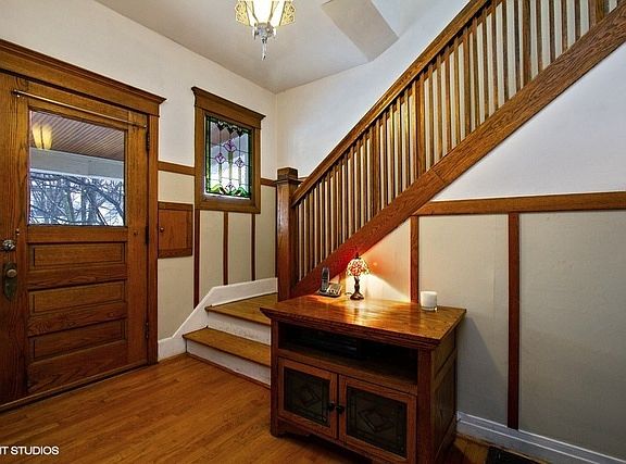 2nd image of 824 S Harvey Ave