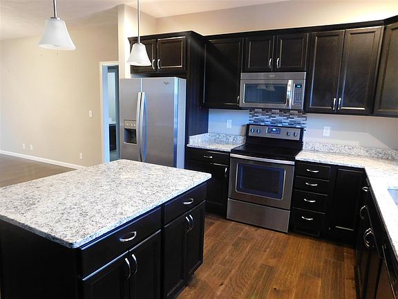 3rd image of 3594 Arbor Creek Dr