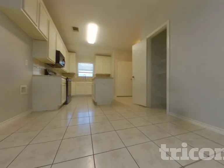 12809 Carpenter Ln — Photo 6