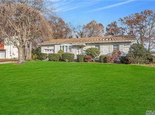229 Wyandanch Rd, Sayville, NY 11782