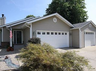 382 E Lake Dr, Edwardsville, IL 62025