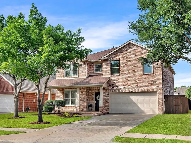 2208 Stuttgart Dr — Photo 1