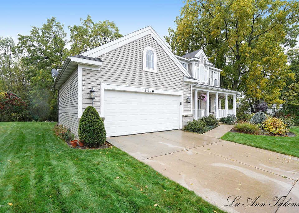 2210 Beatrice Dr NE Grand Rapids MI 49505 Zillow