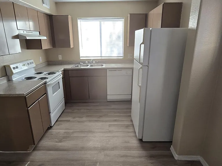 351 E Pearl St #202 — Photo 11