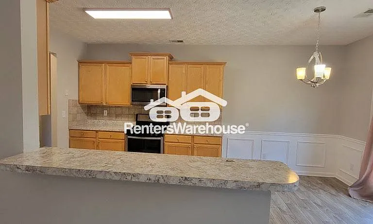 996 Maple Leaf Dr — Photo 9