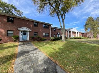 74 Renwick Rd APT A, Wakefield, MA 01880