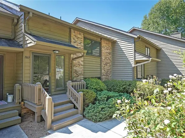 1869 Dyouville Ln, Atlanta, GA 30341