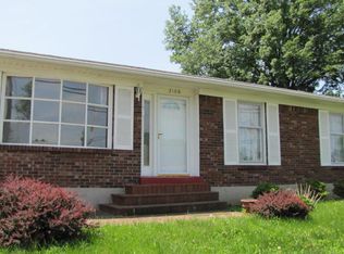 2106 Shadow Fern Dr, Shively, KY 40216