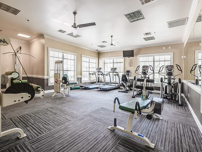 Estancia Apartments — Photo 7