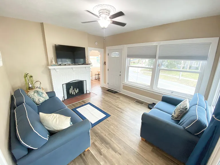 412 N Peninsula Dr — Photo 3