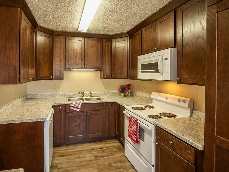 Lakota Village Townhomes — Photo 8