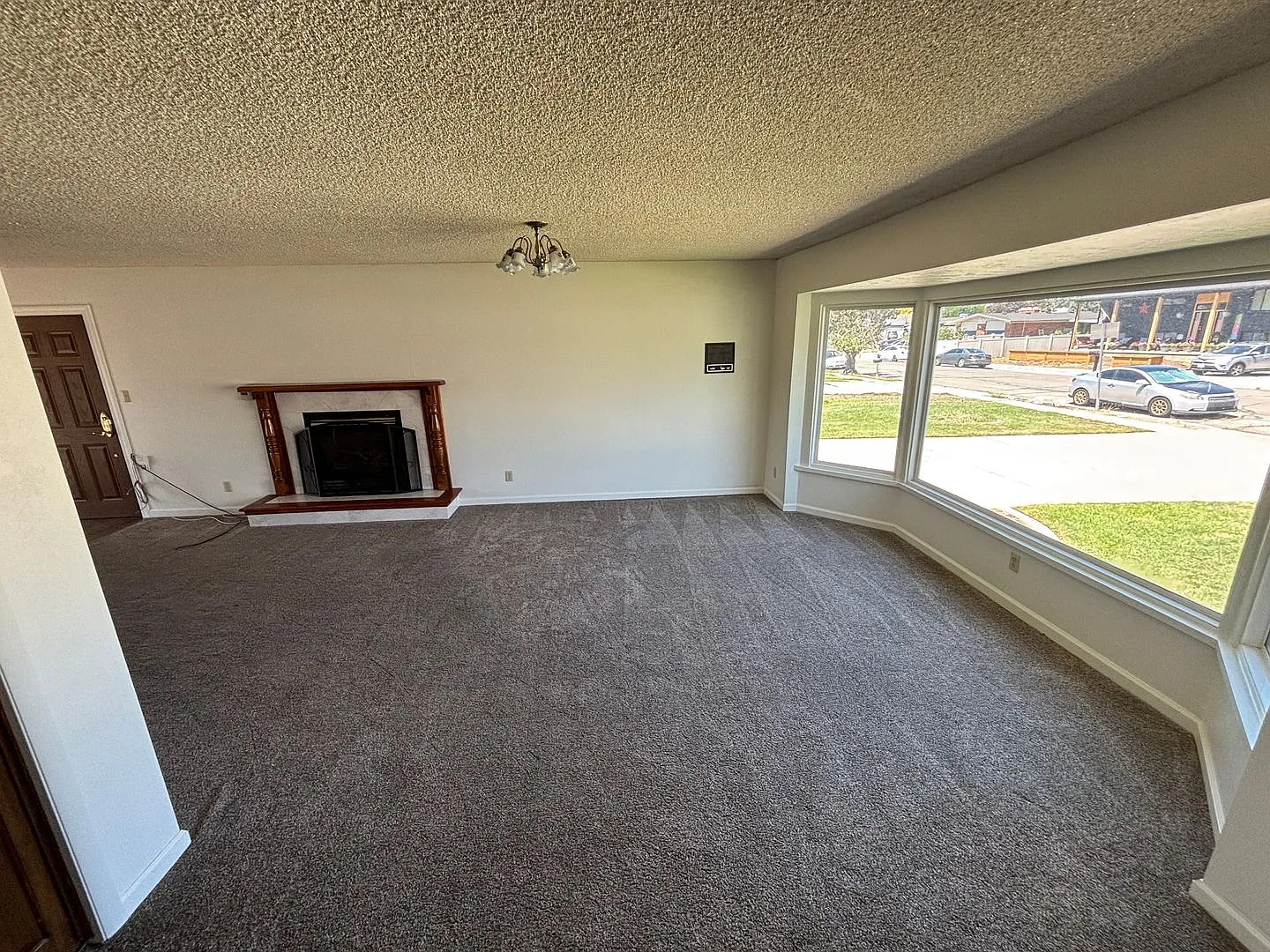 Nice Rambler home with a finished basement in desirable neighborhood — Photo 2