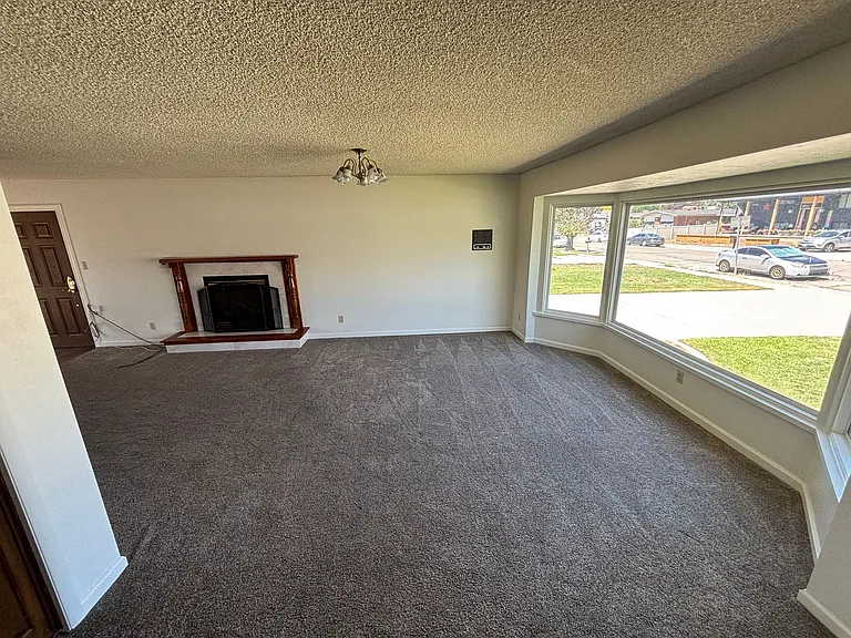 1491 W 1000 N — Photo 2