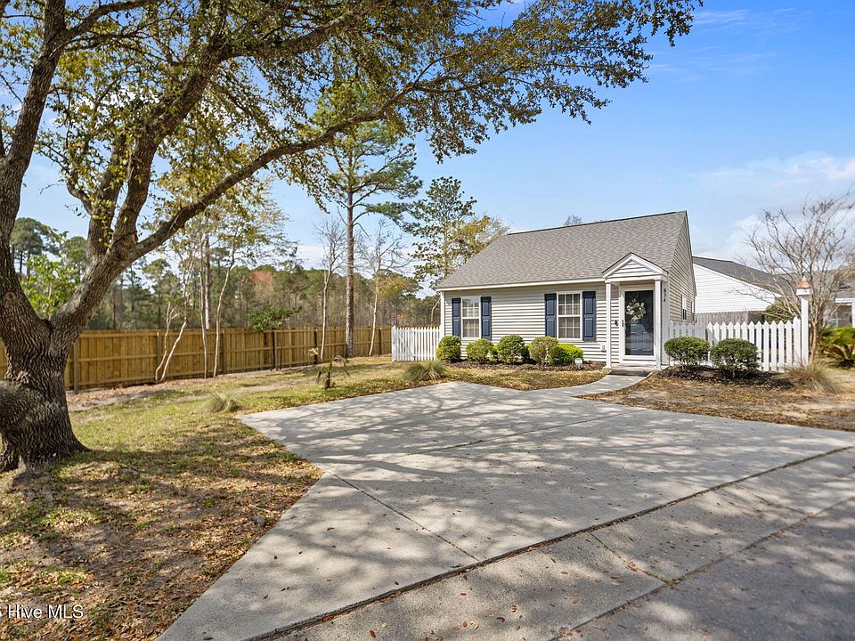 1st image of 834 Southern Charm Drive