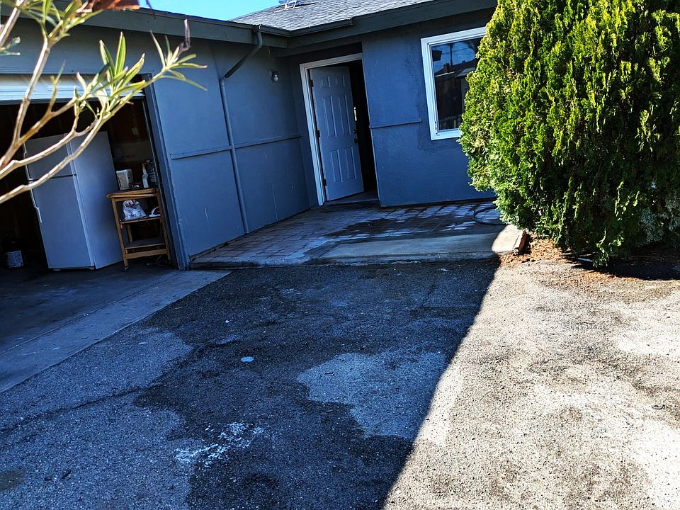 1st image of 73035 Sun Valley Dr