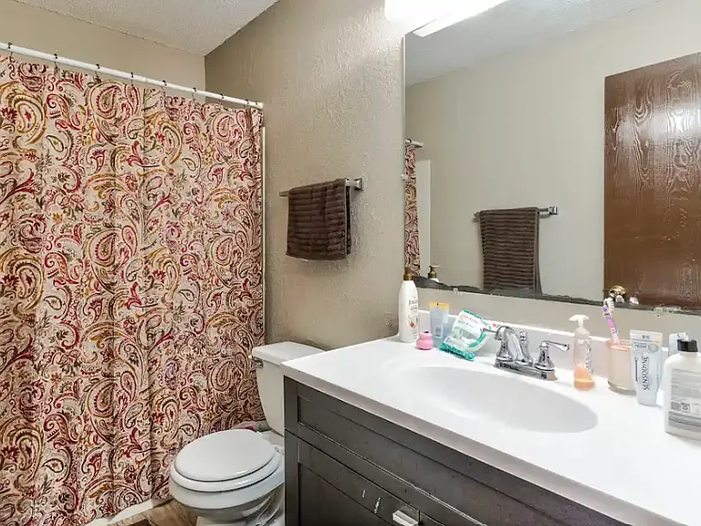 Foot Lake Apartments — Photo 18