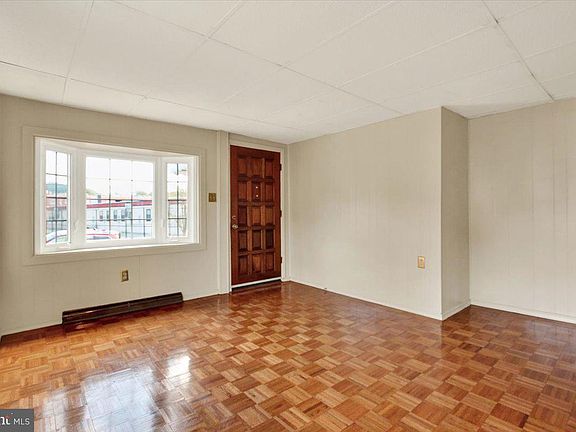 5th image of 216 Vesper Ave