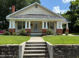 306 E Johnson St, Clinton, NC 28328